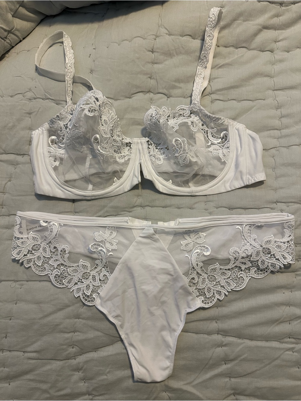 Simone Perele White Sheer Lace Full Coverage Bra and Thong Set - 36D/L